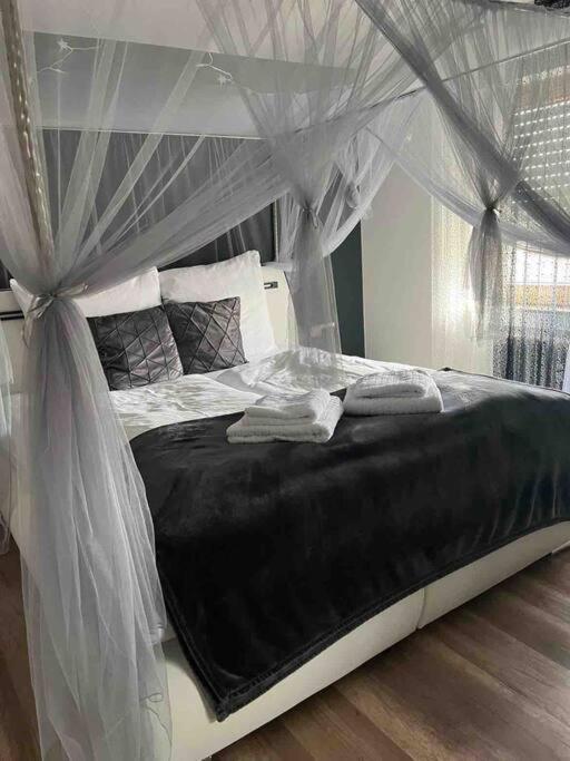 Ferienwohnung Outletcity Metzingen Метцинген Экстерьер фото