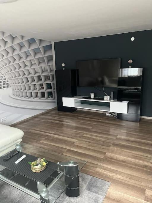 Ferienwohnung Outletcity Metzingen Метцинген Экстерьер фото